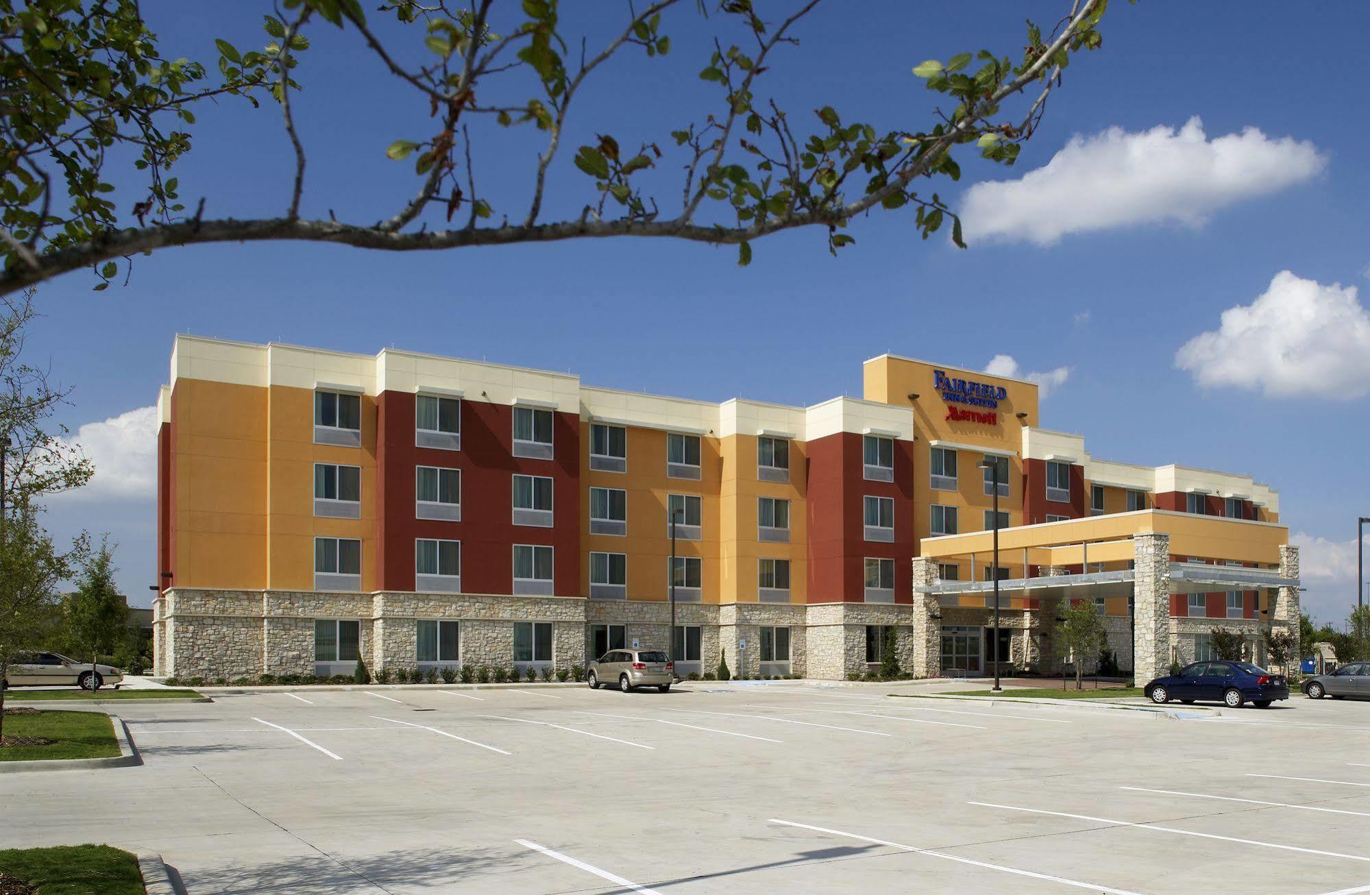 Fairfield Inn & Suites By Marriott Dallas Plano דה קולוני מראה חיצוני תמונה